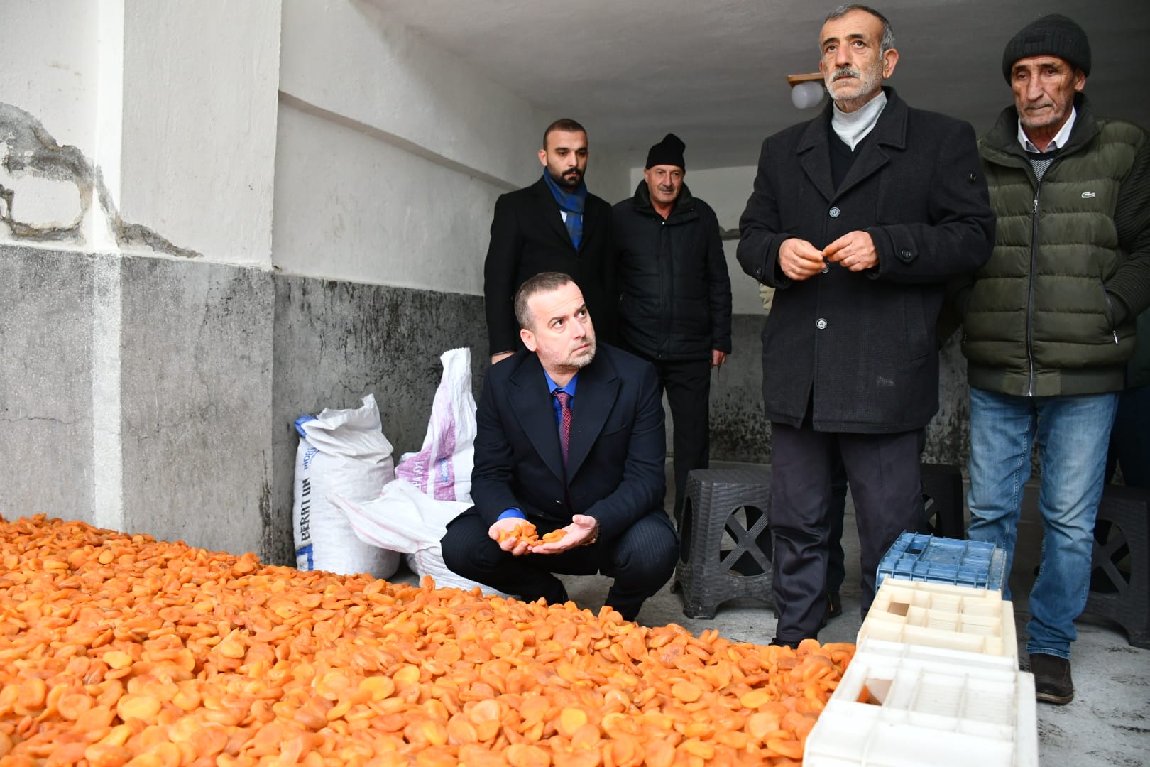 Şire Pazarı’nda Belirsizlik Büyüyor: Esnaf Mağduriyetini Anlatıyor,