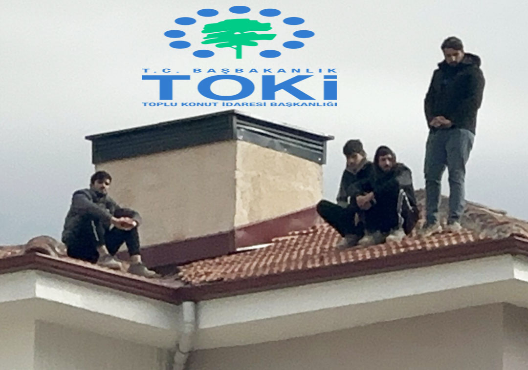 TOKİ Şantiyesinde Maaş Krizi: İşçiler Çatıya Çıkarak Eylem Yaptı