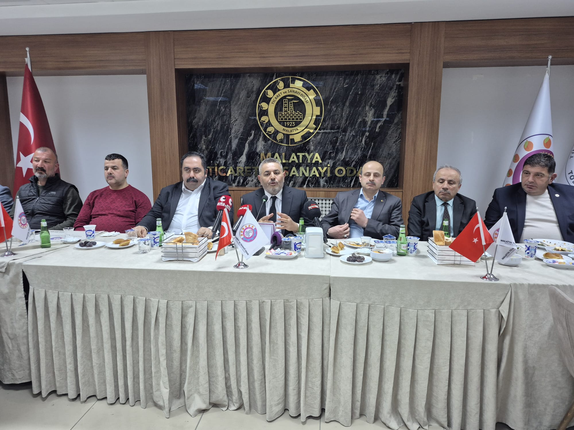 TSO Başkanı Sadıkoğlu Gazetecilerle İftarda Buluştu