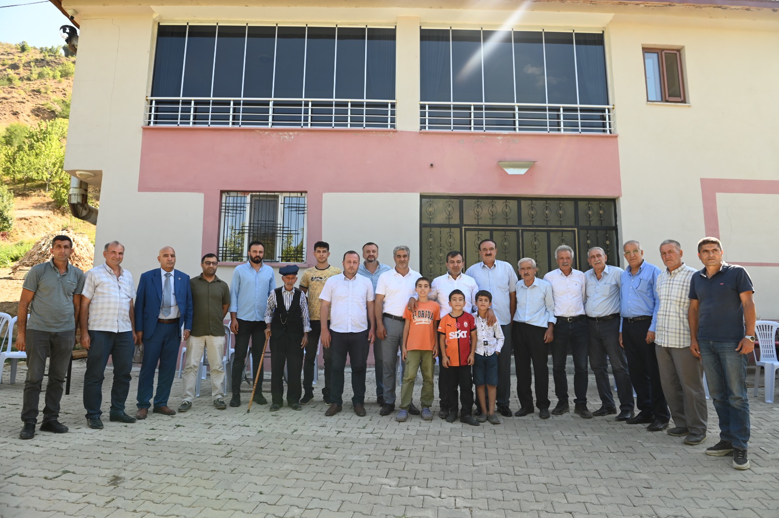 Üçyaka Mahallesi’nde Başkan Sülük’ten Kilit Parke Taşı Hamlesi