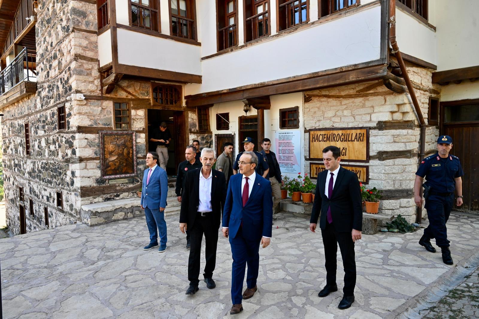Vali Seddar Yavuz Başkanlığında Arapgir Muhtarlar Toplantısı Gerçekleştirildi