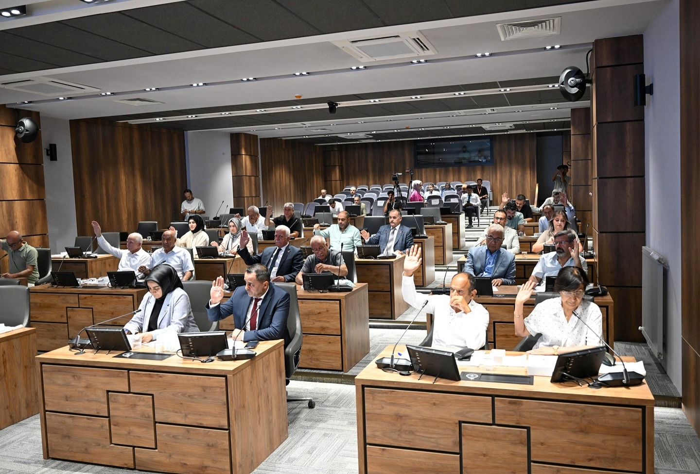 YEŞİLYURT BELEDİYE MECLİSİ, 23 MADDEYİ ONAYLADI