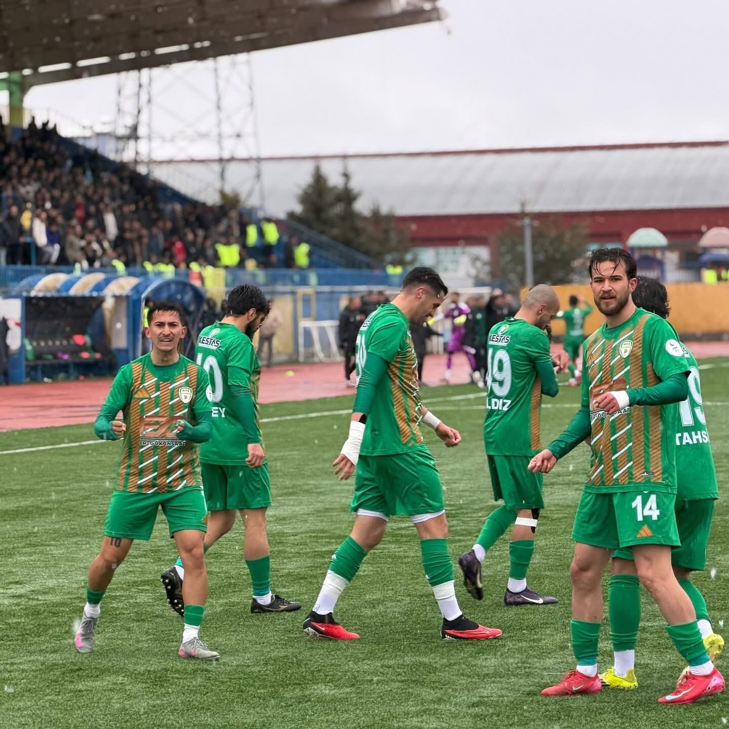 Altın Değerinde 3 Puan: Yeşilyurtspor Play-Off Takibinde!