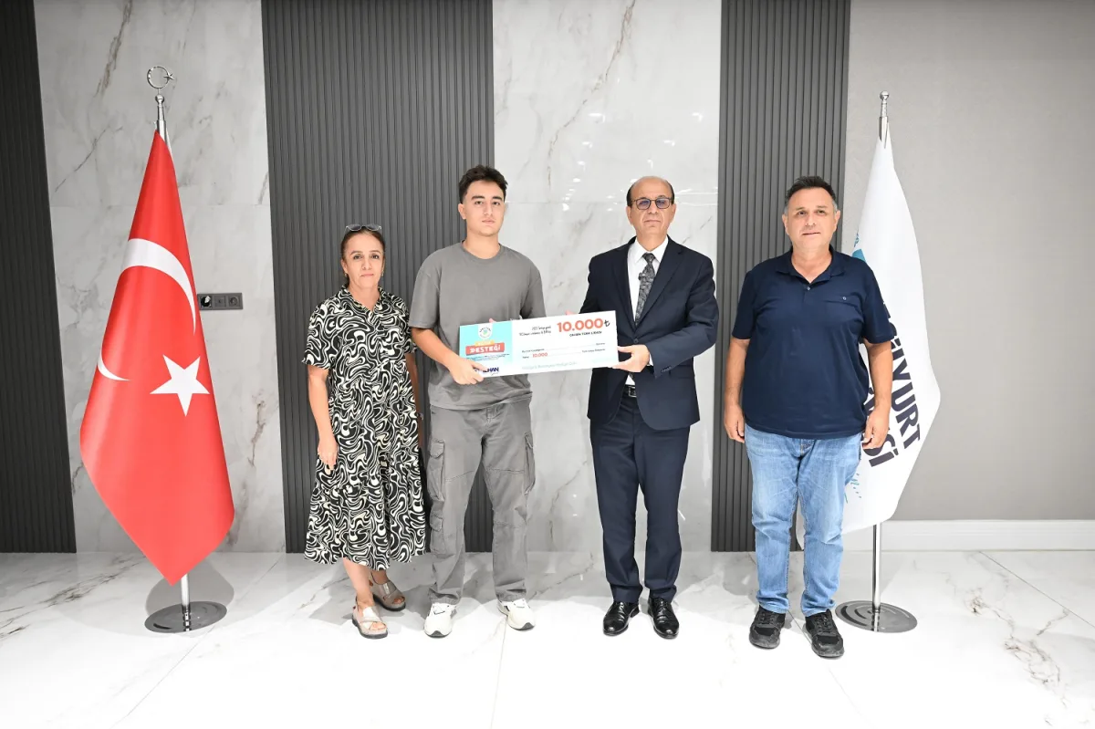Başkan Geçit, ‘Eğitime Destek’ Projesinden Yararlanan Öğrencilerle Buluştu