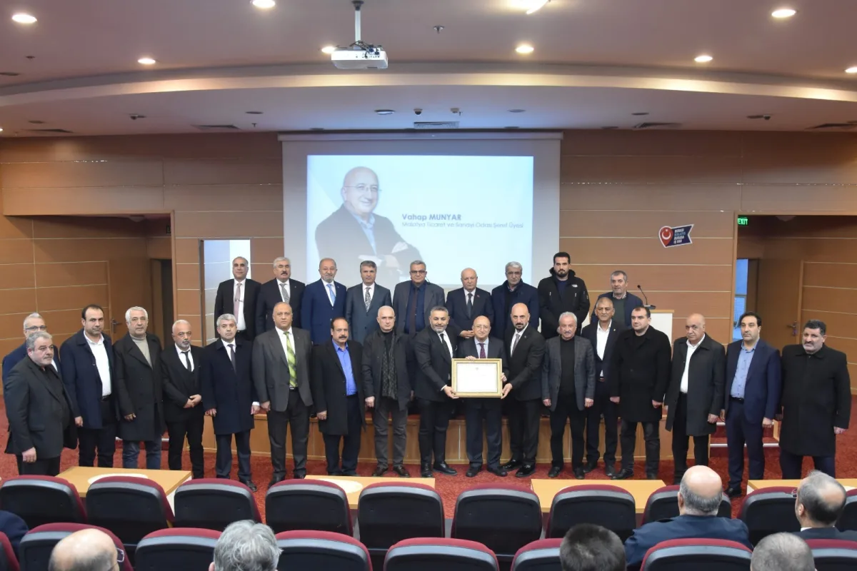 Malatya TSO’dan Vahap Munyar’a “Şeref Üyeliği Beratı”
