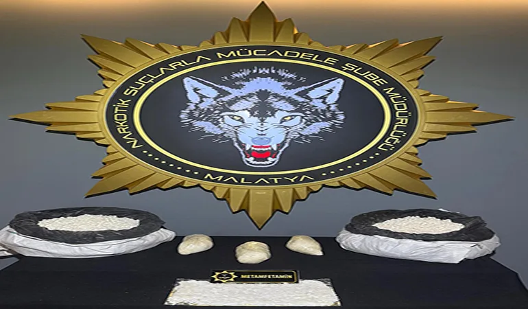 Şeker Çuvallarından Zehir Çıktı: 3 Kilo Metamfetaminle Yakalandı!