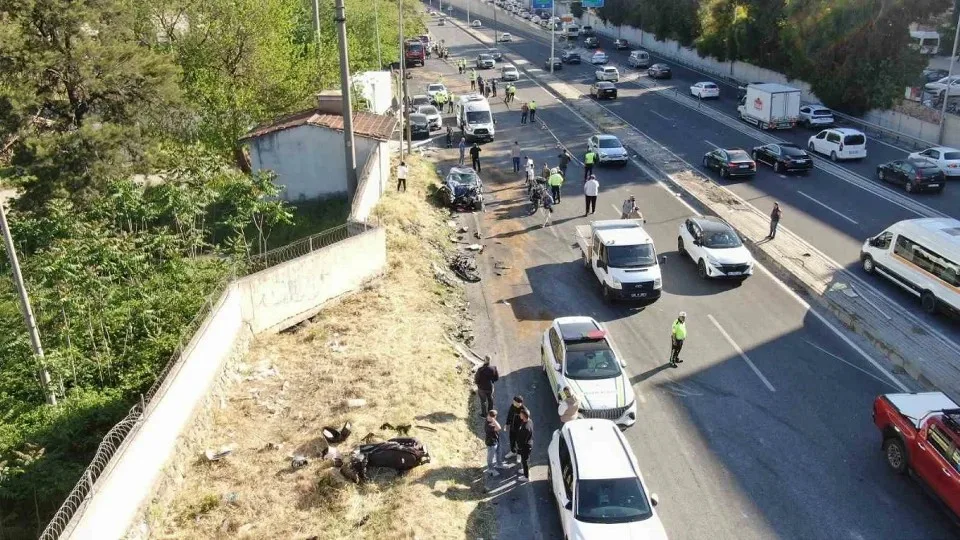 Freni Patlayan TIR Dehşet Saçtı: 2 Ölü, 5 Yaralı!