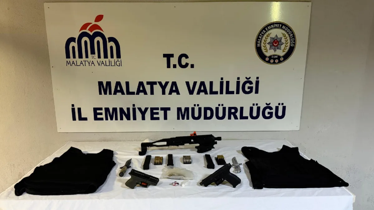 Malatya’da Aranan 4 Şüpheli Yakalandı: Silah ve Uyuşturucu Ele Geçirildi