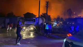 Fethiye Alevlere Teslim: Evler İçin Tahliye Çalışması Başlatıldı