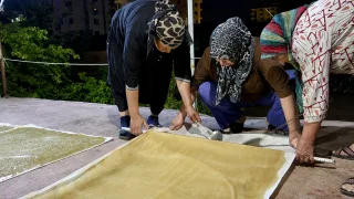 Annesinin Öğrettiği Pestil Tarifini 50 Yıldır Sürdürüyor