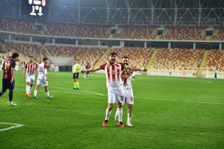 Yeşilyurtspor’dan Taraftarına Dört Dörtlük Futbol!