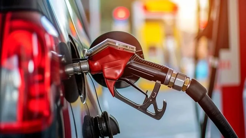 mazot-ve-benzine-dev-indirim-geliyor-iste-yarinki-pompa-fiyatlari-i3uv_cover